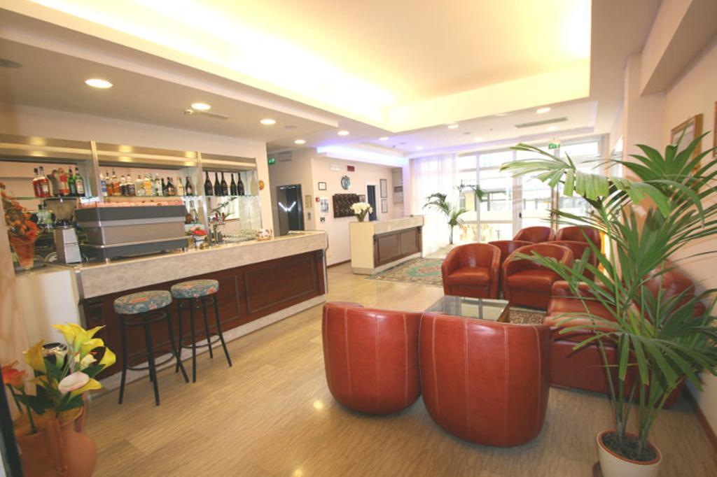索尔米奥酒店 Marebello 外观 照片